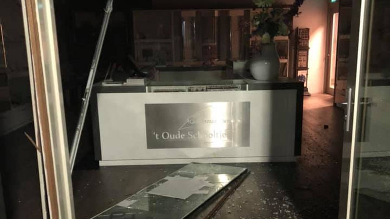 De pui werd eruit gereden (foto: Juwelier 't Oude Schooltje / Facebook).