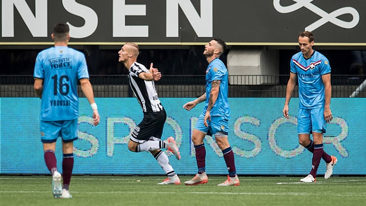 Flinke Nederlaag Voor Willem Ii Totale Off Day Tilburgse Ploeg Zakt Door Ondergrens Omroep Brabant