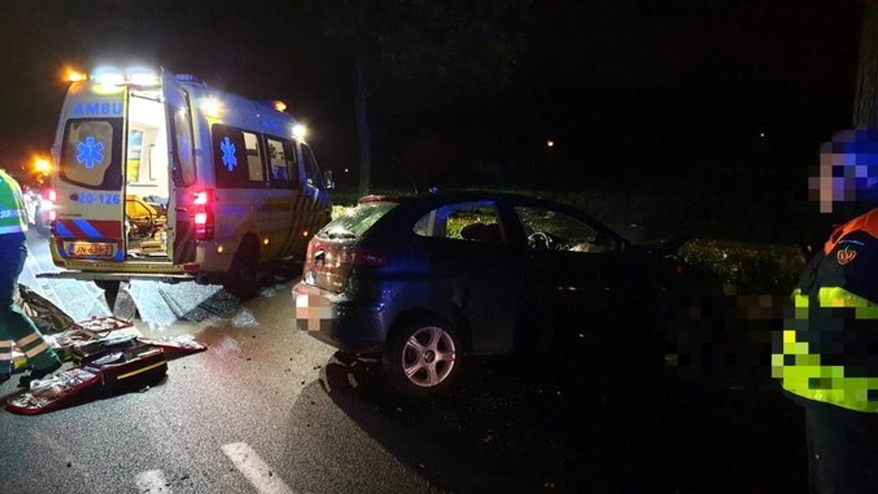 Het ongeluk gebeurde op de Rijsbergseweg in Breda. (Foto: @WIS_KeesJan)