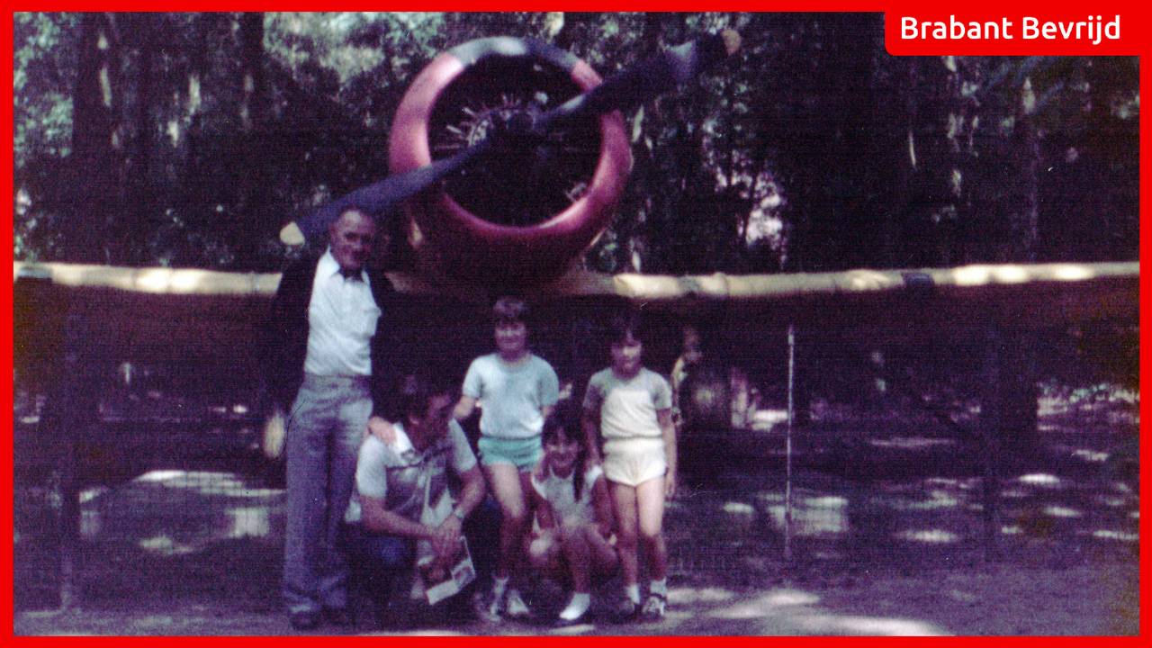 Opa, schoonzoon Wies en de kleinkinderen in Overloon
