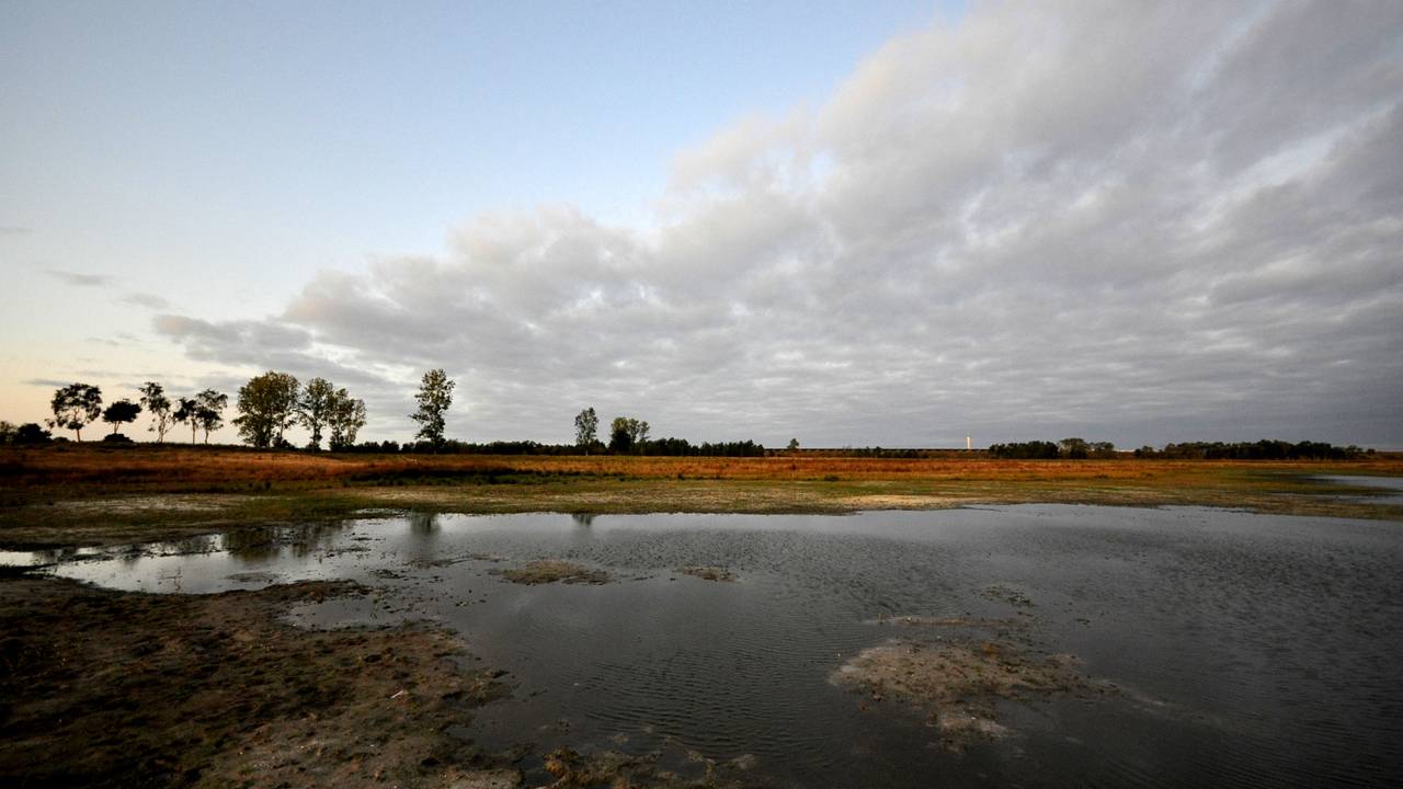 Een droge start van de dag met wolkenvelden en enkele opklaringen zaterdagochtend. (Foto: Ben Saanen)