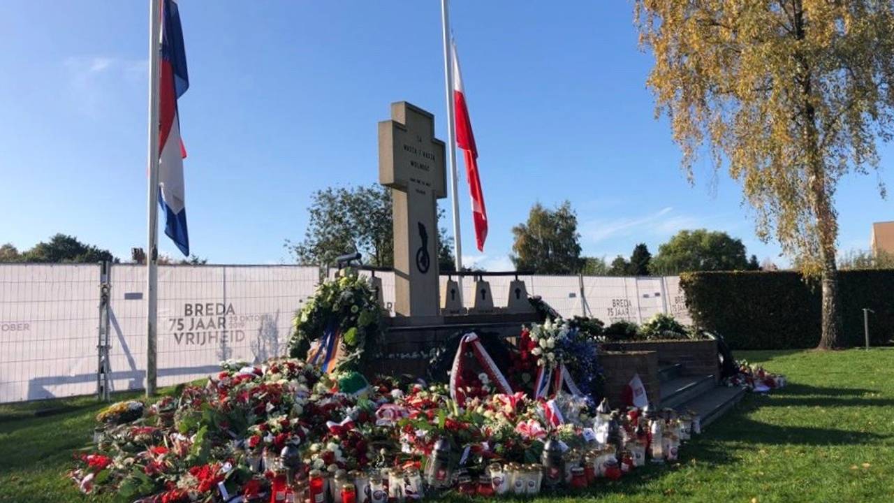 Het ereveld dinsdagochtend (foto: Gabrina Kikkert)