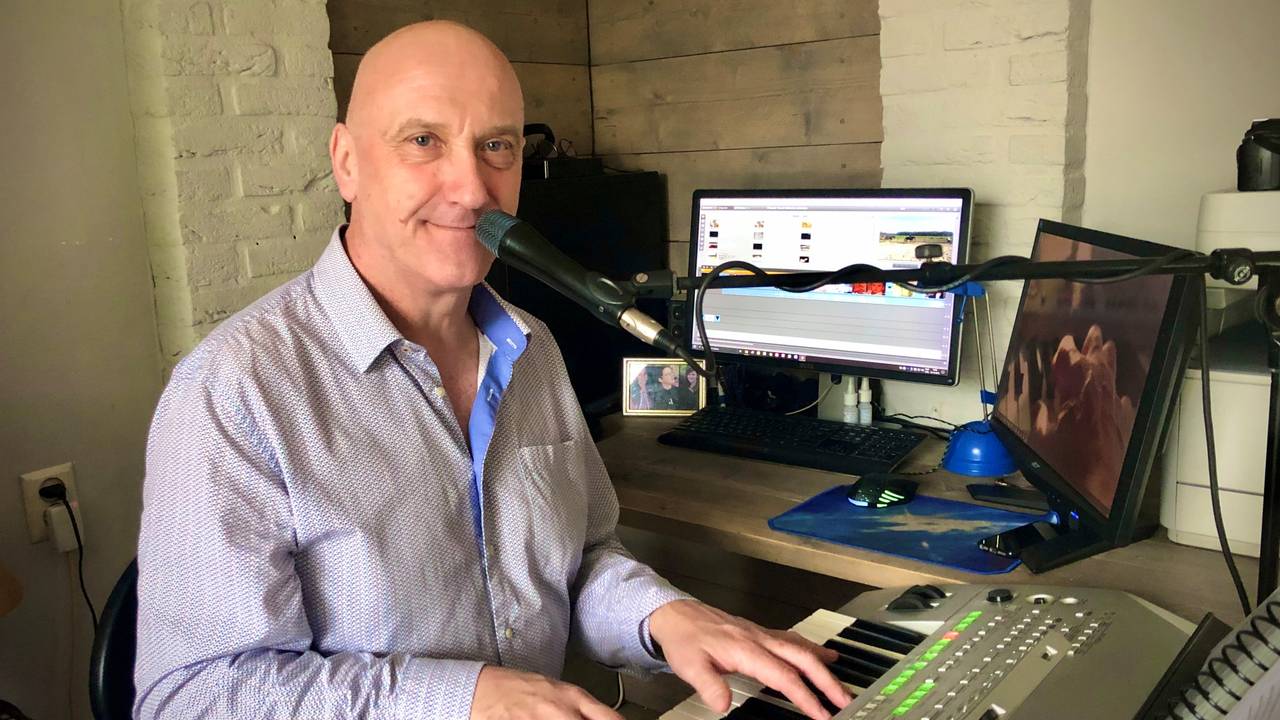 Theo schreef een lied voor zijn dochter die aan kanker stierf.