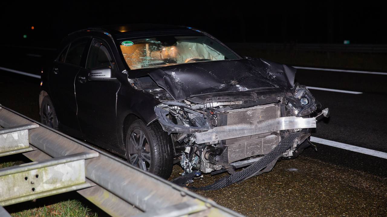 Een van de beschadigde auto's (foto: Christian Traets / SQ Vision Mediaprodukties).