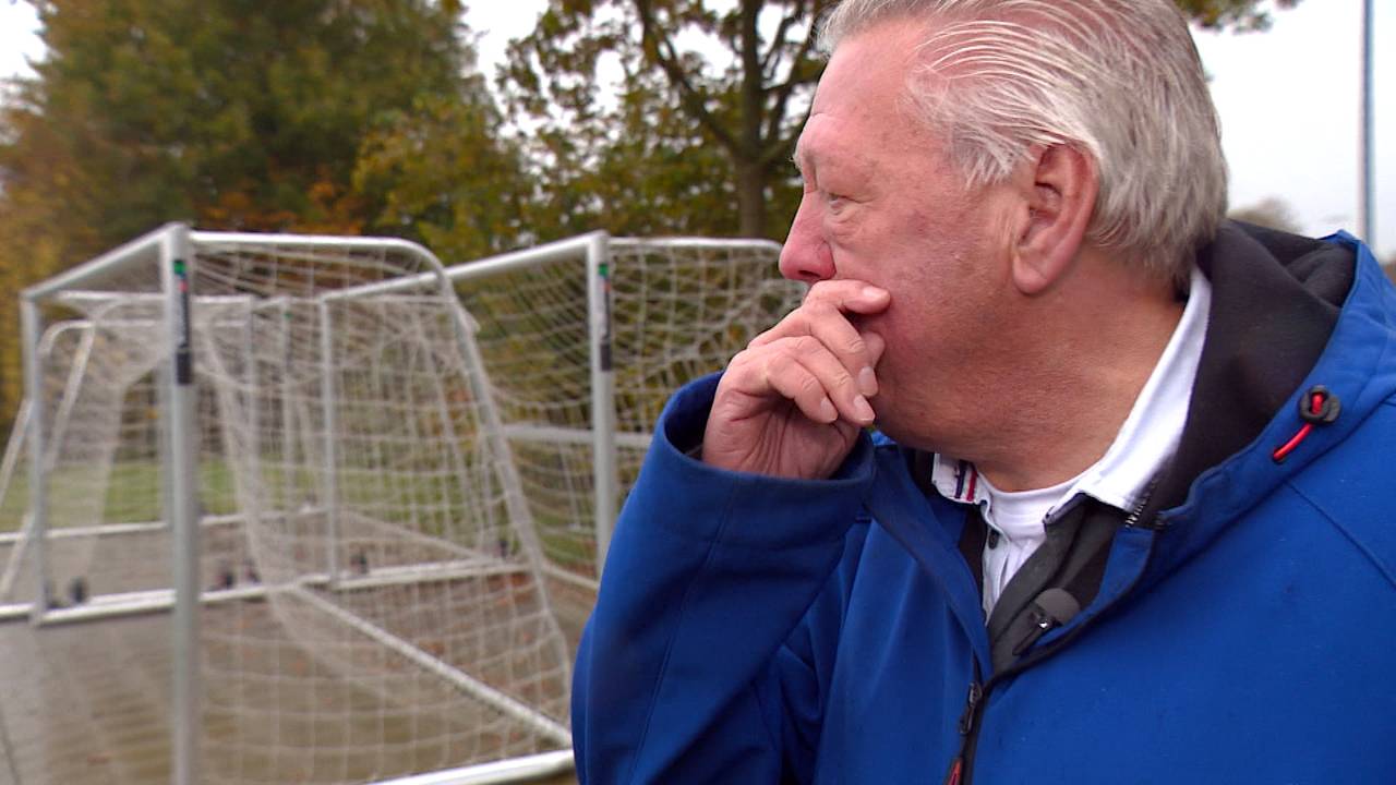 Het huilen staat Piet nader dan het lachen.