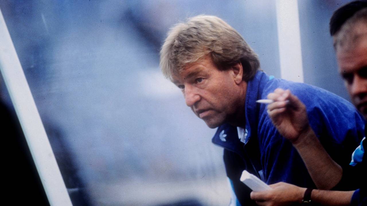 Aad de Mos als PSV-trainer (foto: HollandseHoogte).