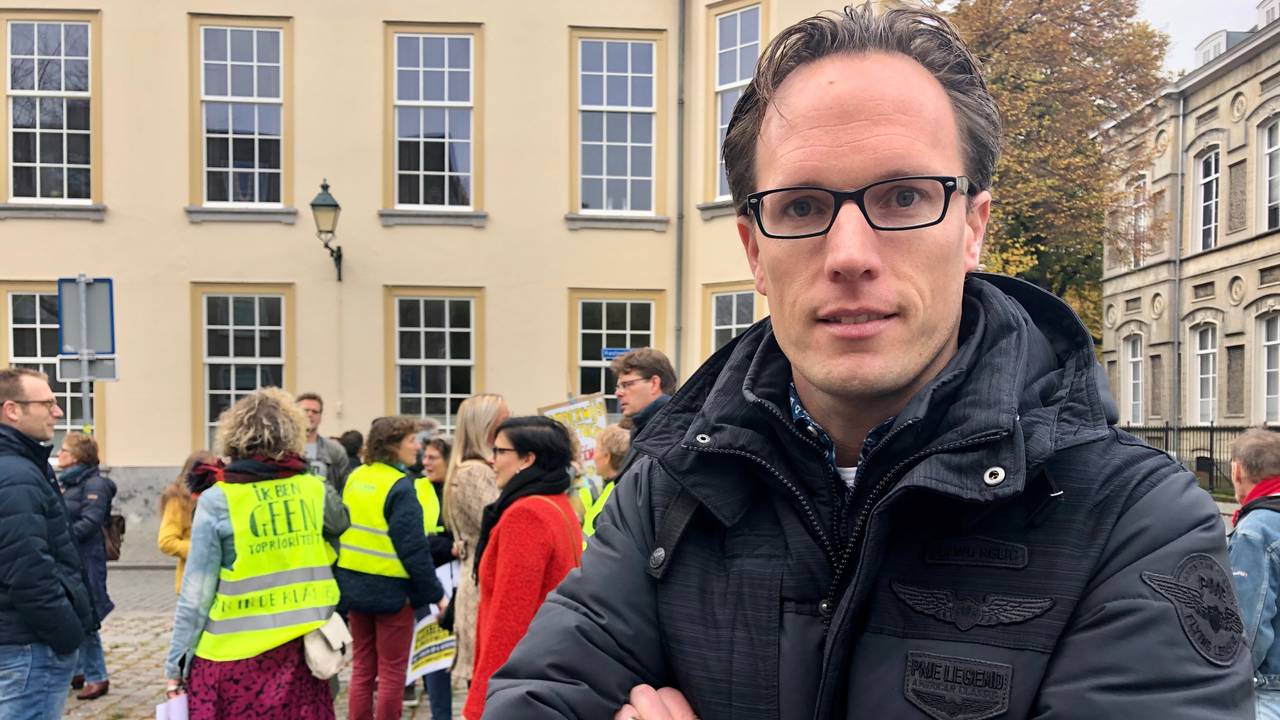 Meester Bart organiseerde de protestmars (foto: Raymond Merkx).