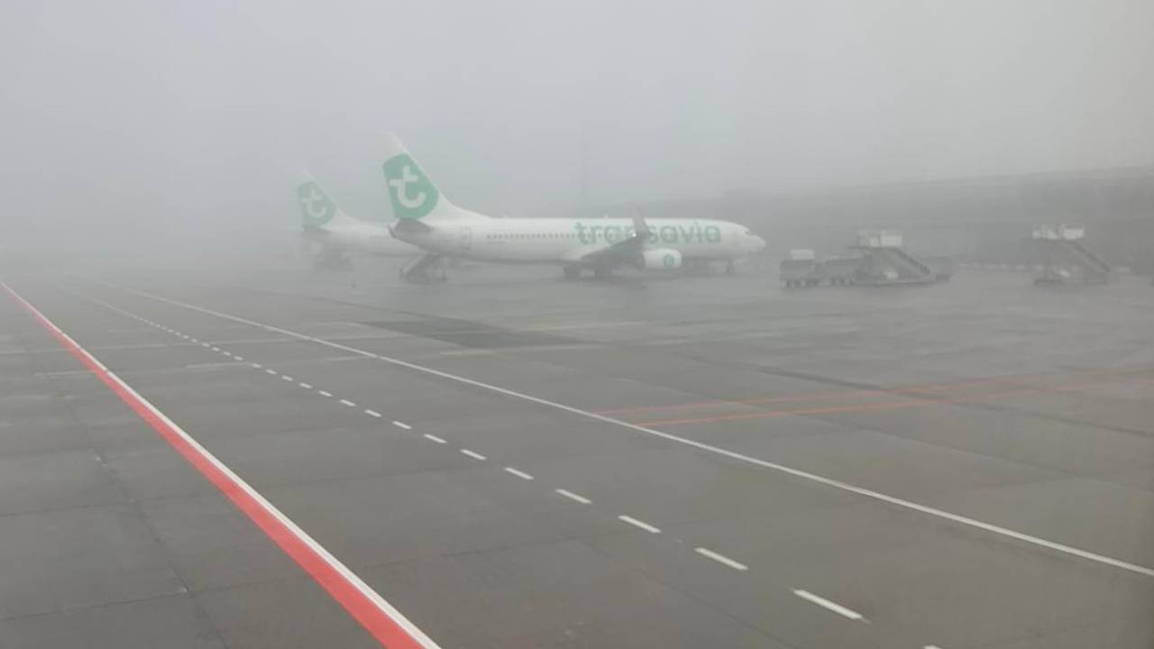 Vliegverkeer Eindhoven Airport Komt Weer Op Gang Na Optrekken Dichte ...