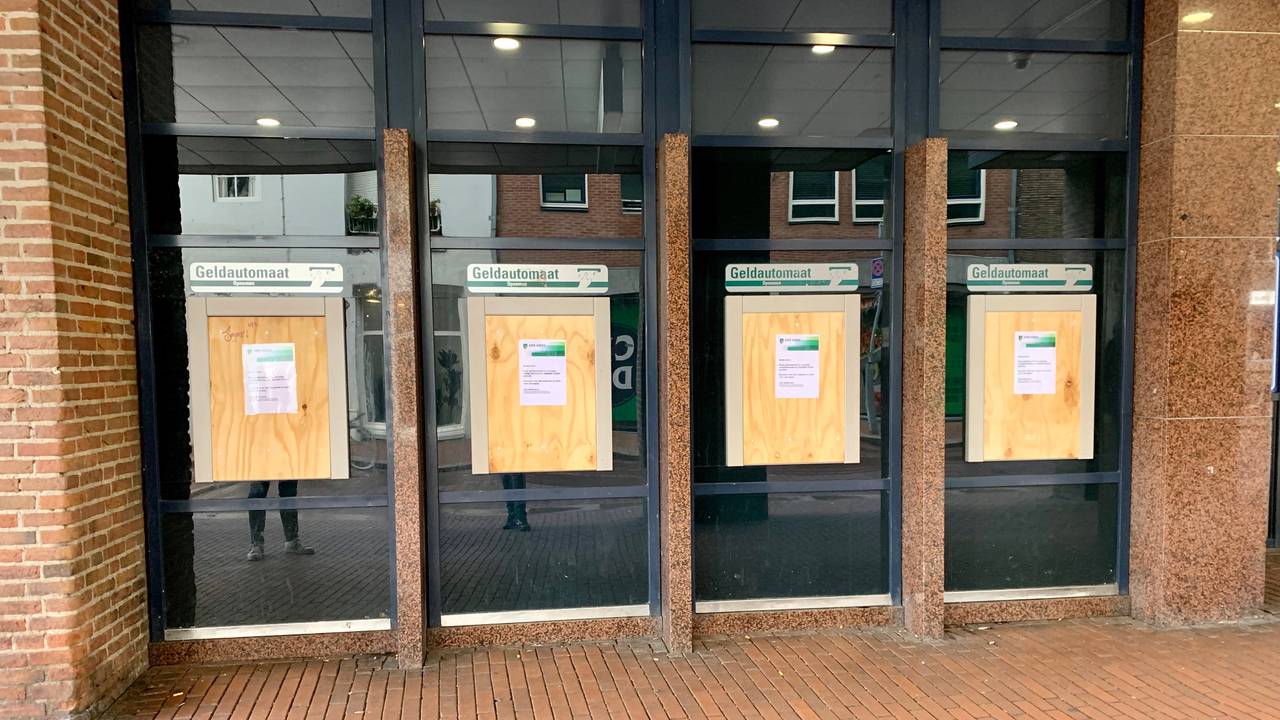 Gesloten pinautomaten in het Bossche centrum. (Foto: Youssef Zerrouk)