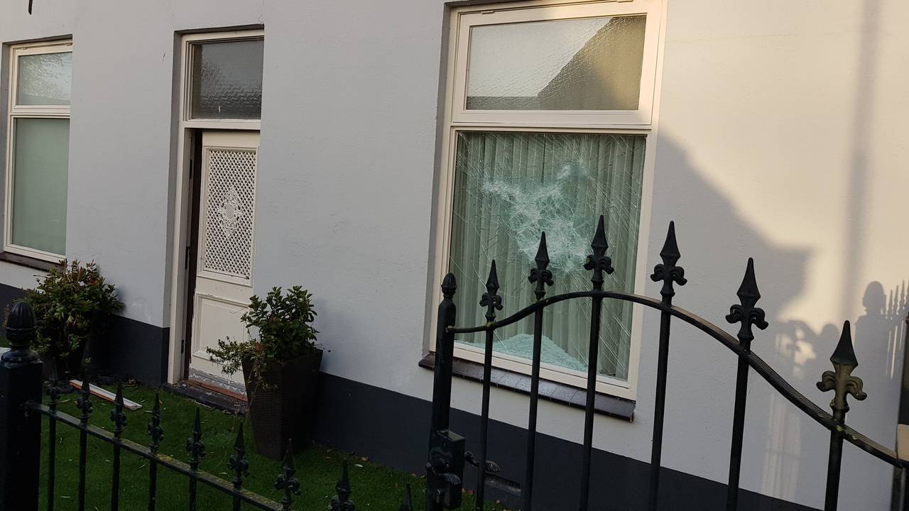 Het pand waar ook de feestruimte gevestigd is (foto: Noël van Hooft).