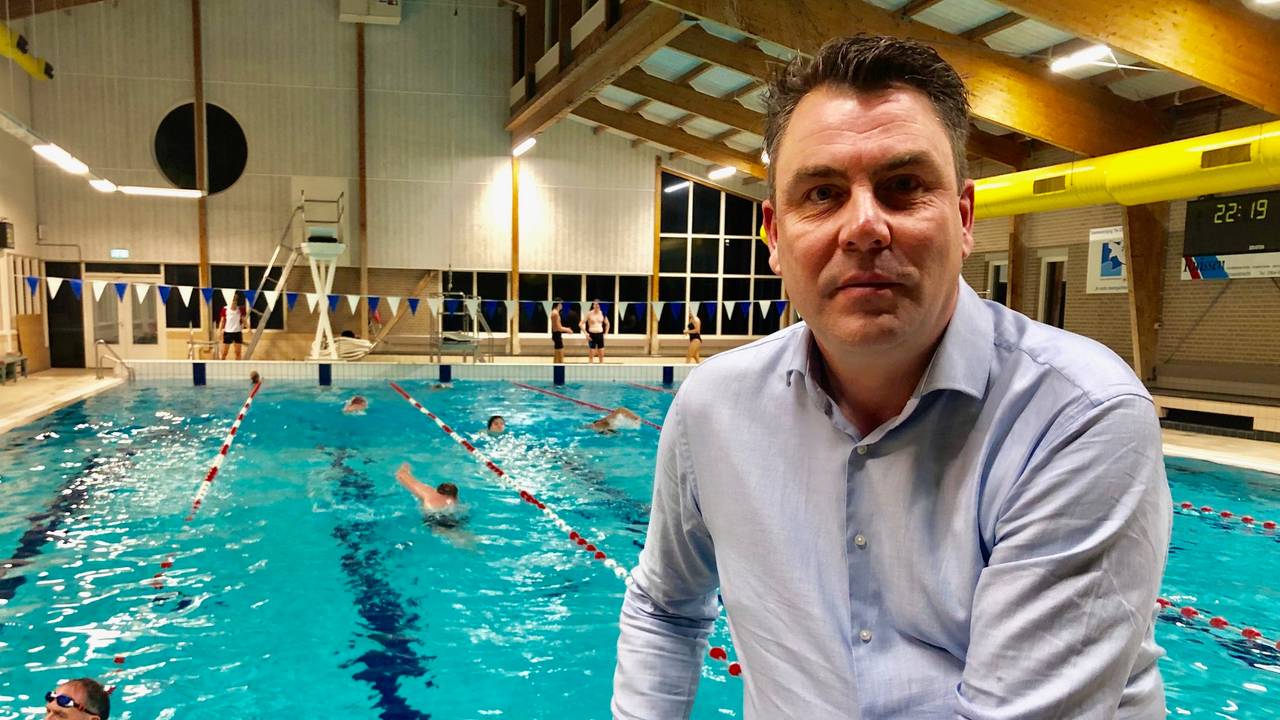 Voorzitter Ferry van Vegchelen van De Krabben vreest voor zijn zwemclub. (Foto: Erik Peeters)