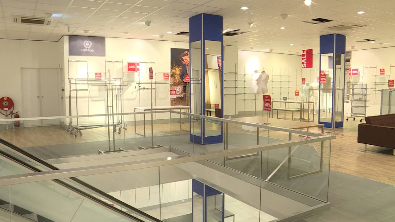 De winkel van Miller en Monroe staat leeg na het faillissement.