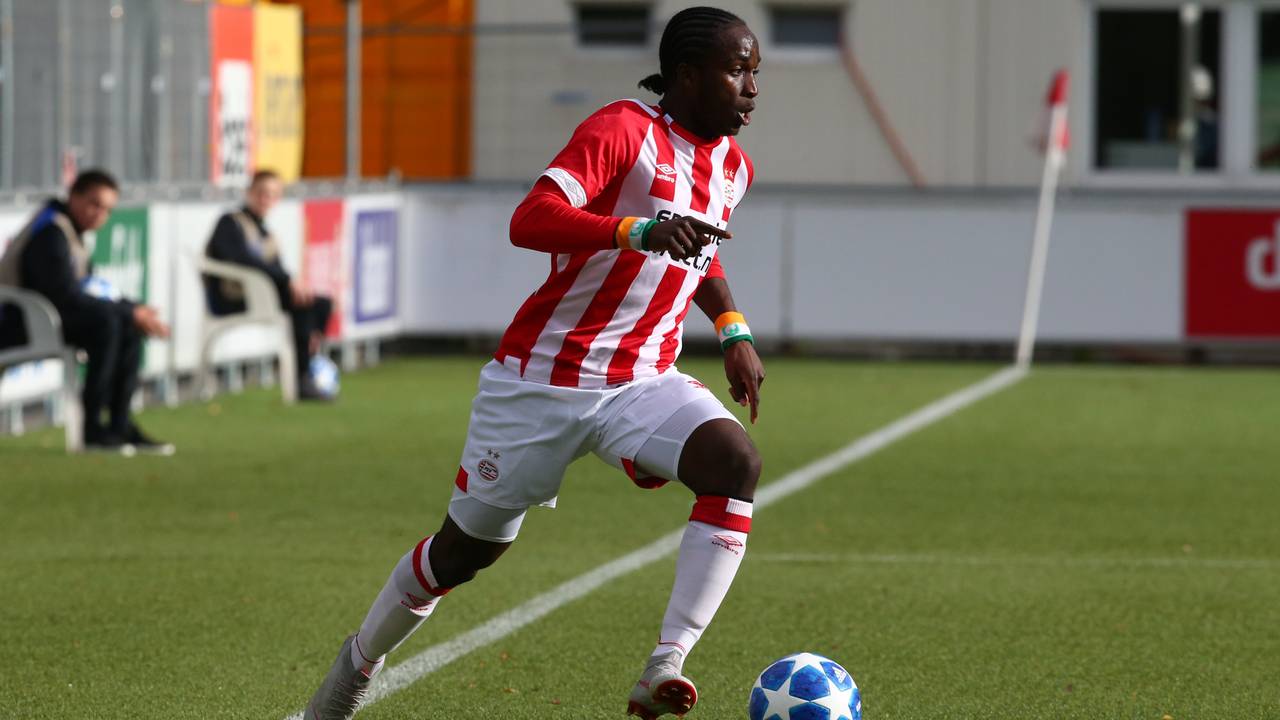 PSV'er Sekou Sidibe in actie. (Foto: Hollandse Hoogte)
