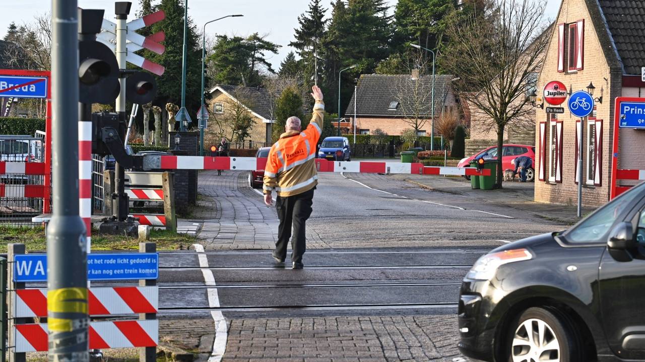 Weer treinen tussen Lage Zwaluwe en Breda na kapotte bovenleiding (foto: Tom van der Put).