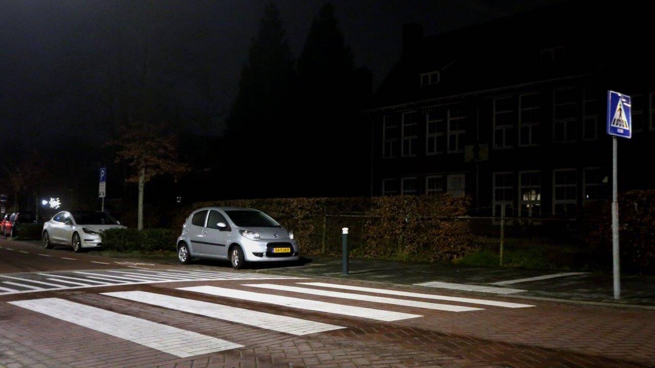 Het zebrapad waar de vrouw werd aangereden (foto: Bart Meesters / Meesters Multi Media).