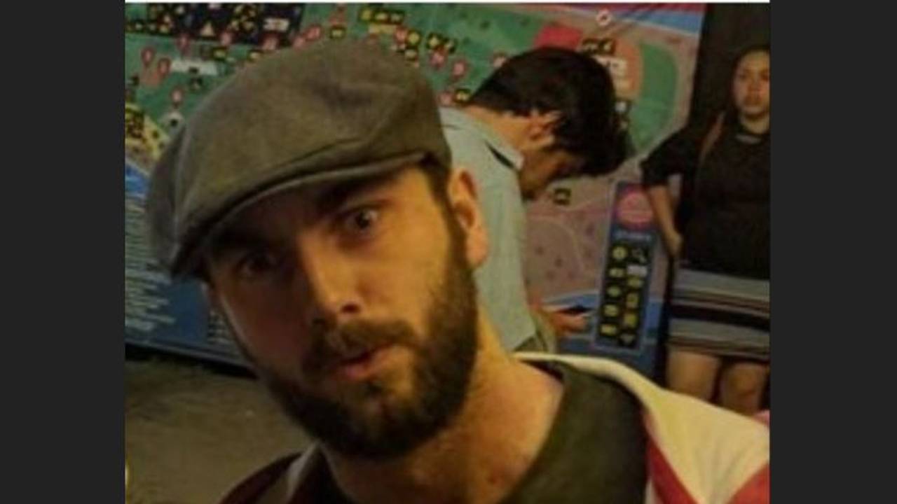 Flynn Posthumus (24) wordt sinds de nieuwjaarsnacht vermist vanuit Helmond. (Foto: Facebook, Kevin Cooks)