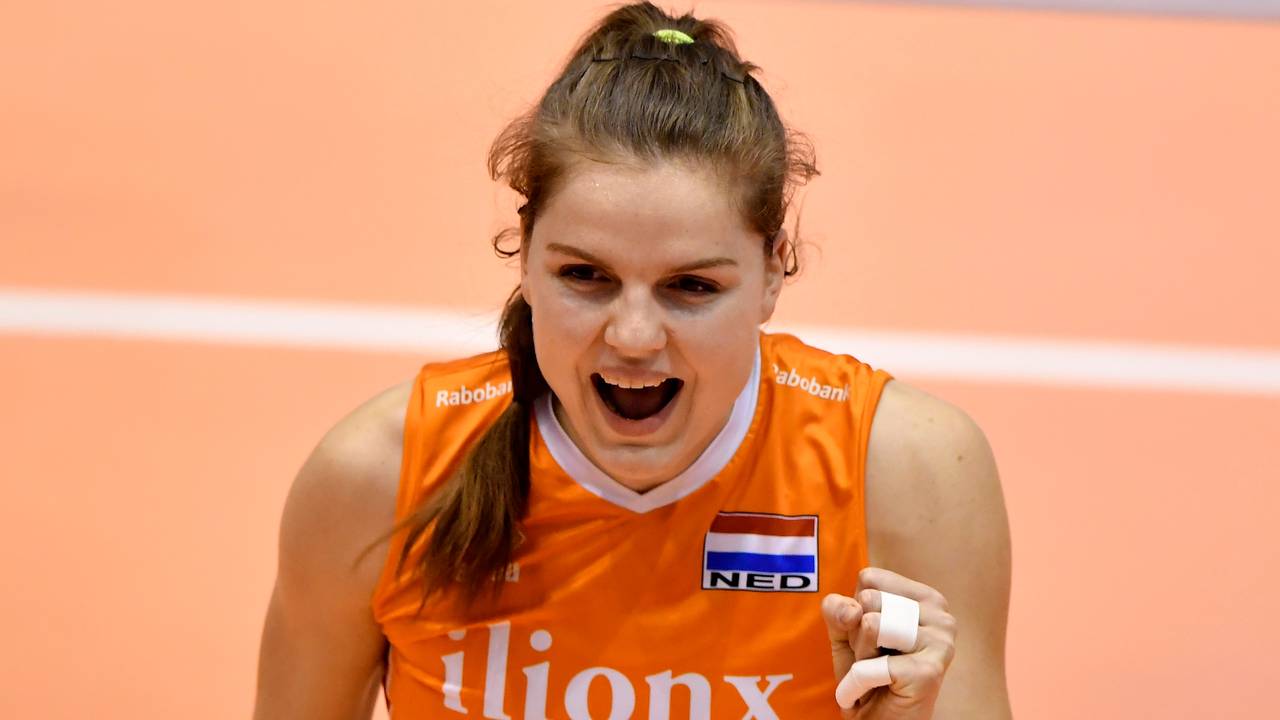 Volleybalster Yvon Beliën blij na het maken van een punt (Foto: Hollandse Hoogte)