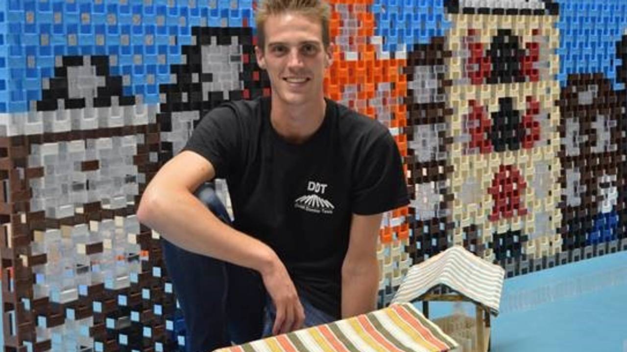 Domino Day keert terug op tv, dominoicoon Wim kan geluk niet op ‘Het