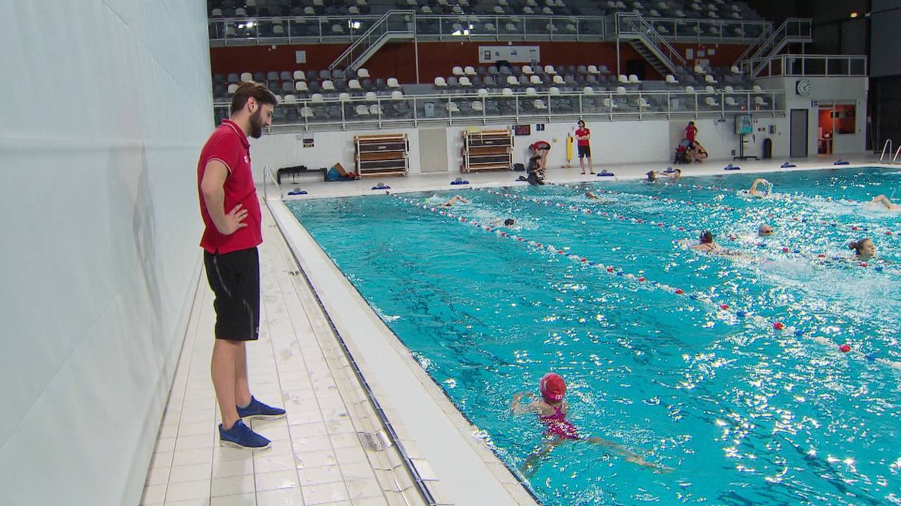 Roland Beekes geeft les aan Noumi.