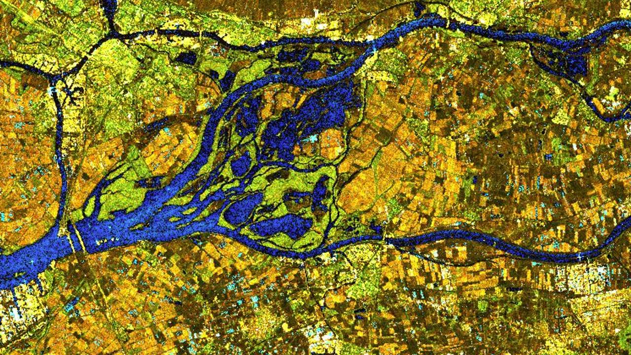 Luchtfoto van de Biesbosch met een volgelopen Noordwaardpolder