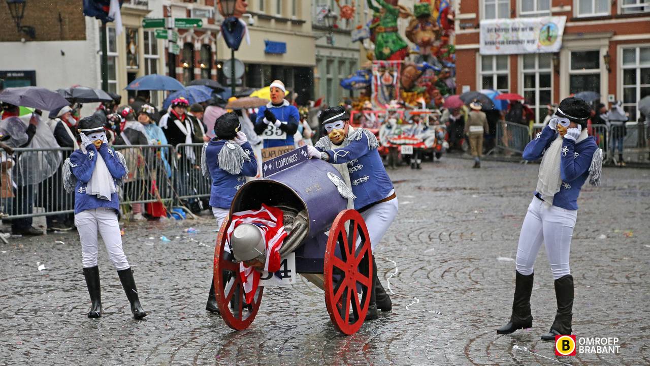 De optochten lijken op maandag allemaal door te gaan.