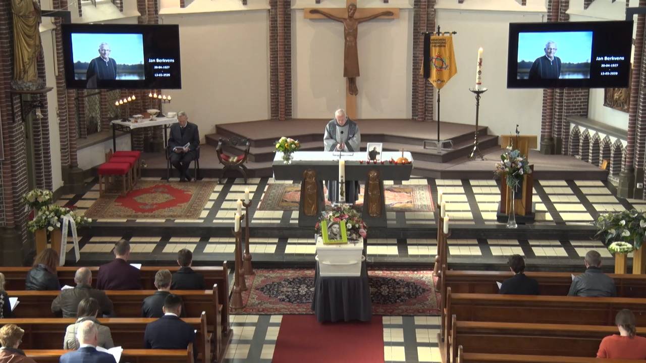 Uitvaart van Jan Berkvens door corona op lokale tv