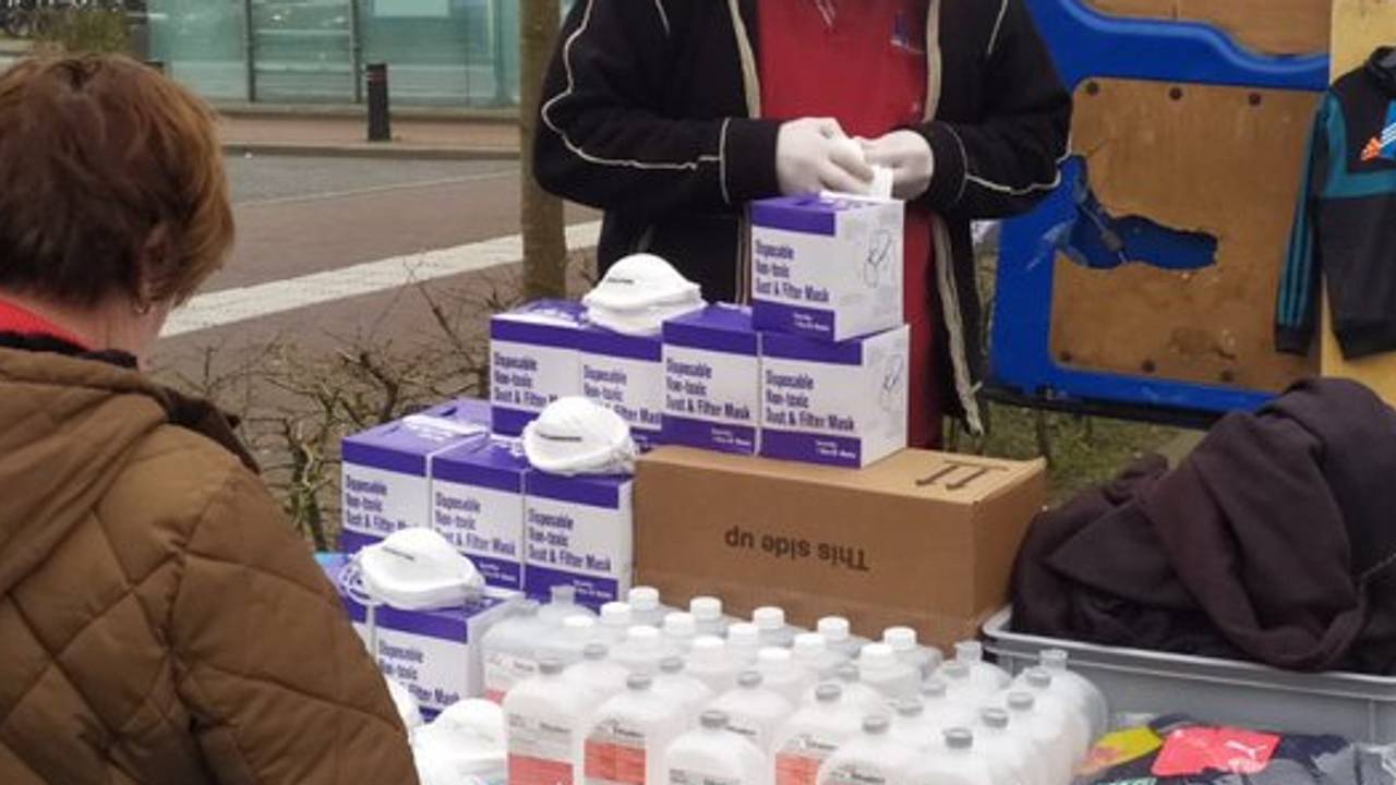 De politie zegt dat hij beboet is, de man zegt dat daar niets van klopt. (Foto: Twitter)