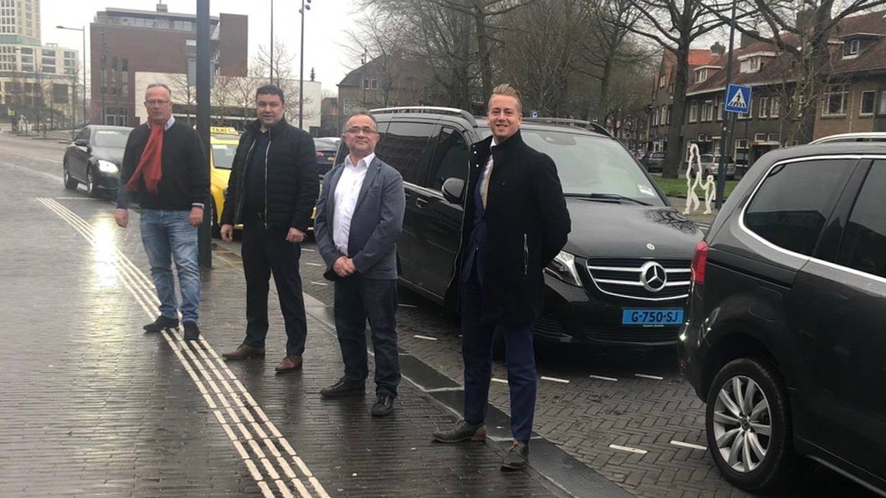 Vier taxibedrijven gaan zorgverleners gratis door Breda rijden. (Foto: Ronald Sträter)