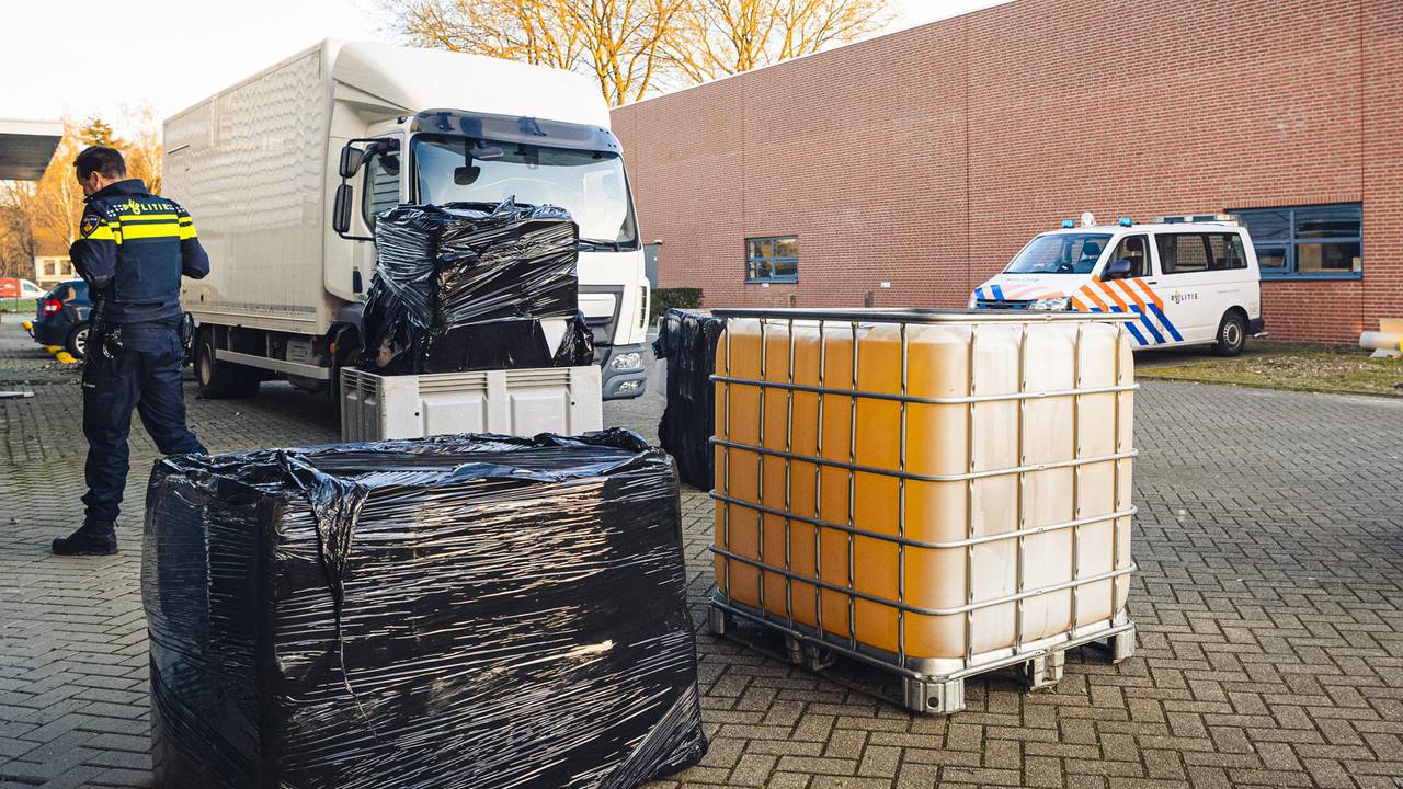 Ketaminelab opgerold in loods Tilburg, vrachtwagen in beslag genomen