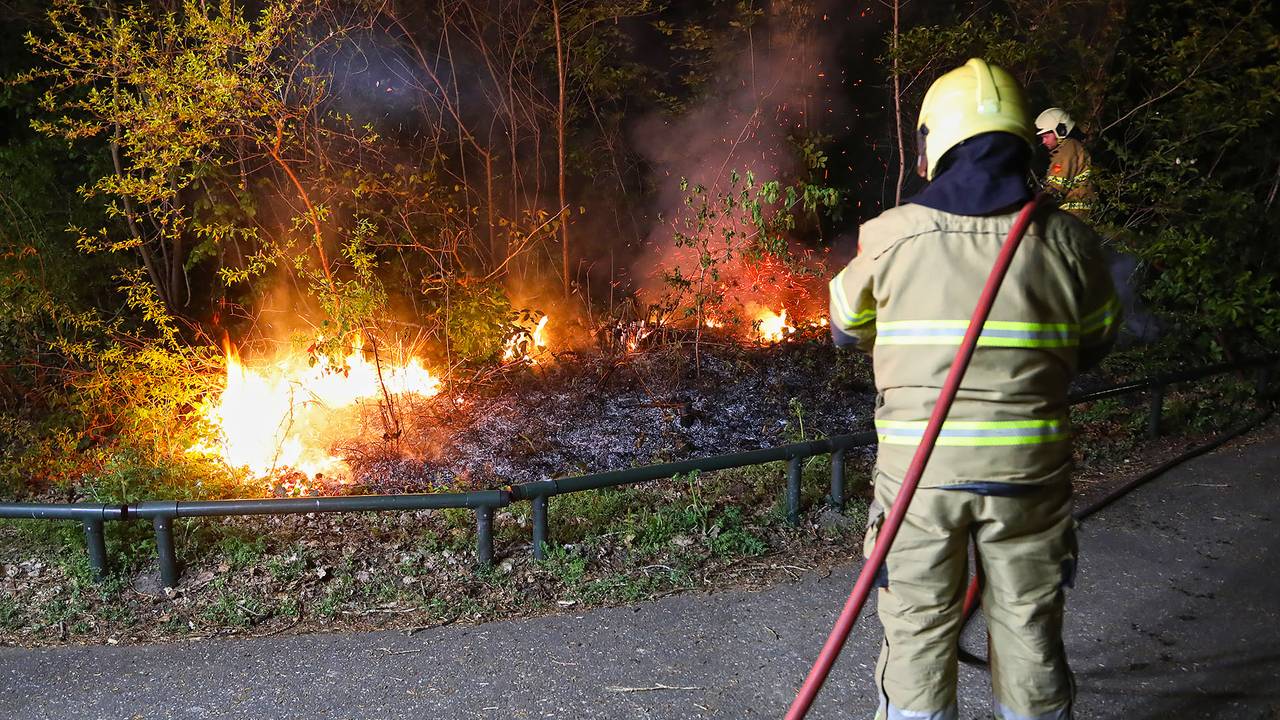 De brandweer had het vuur snel onder controle (foto: Gabor Heeres/SQ Vision).