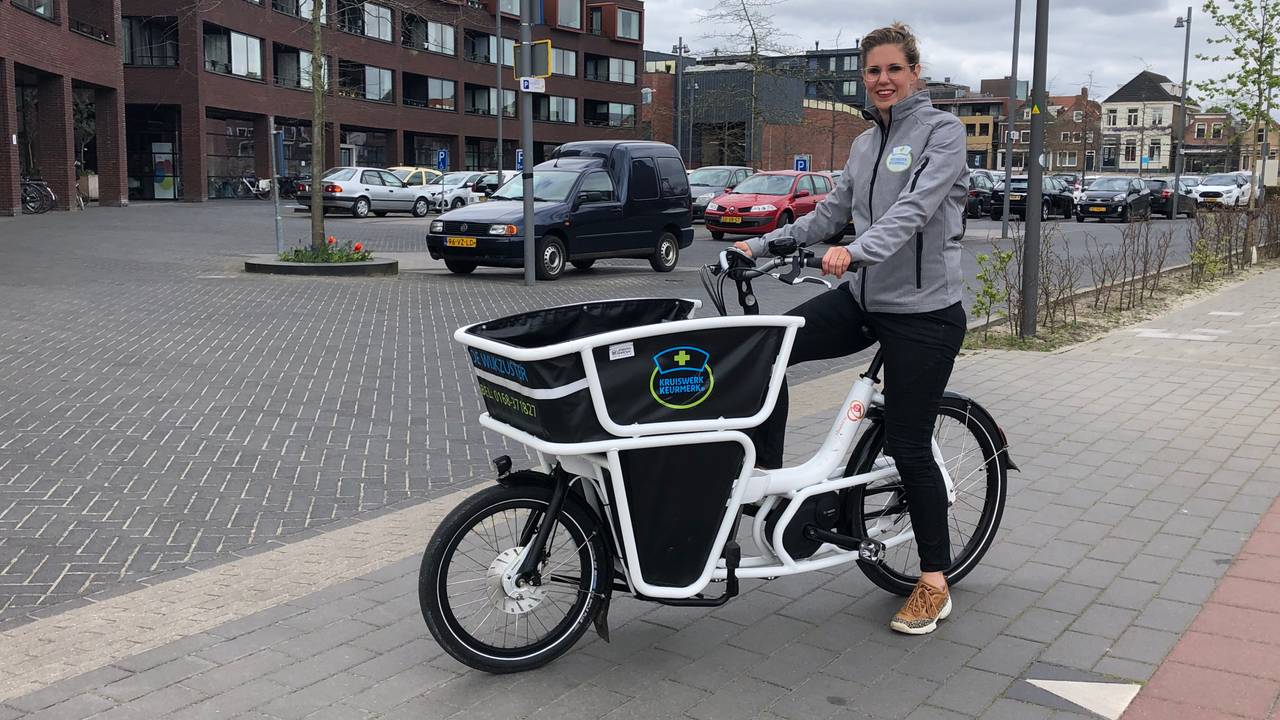 Wijkzuster Judith draait overuren (foto: Raymond Merkx).