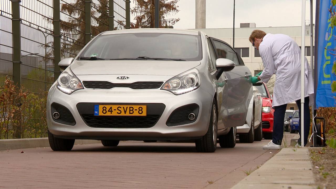Bijna honderd mensen lieten zich bij de drive-in testen