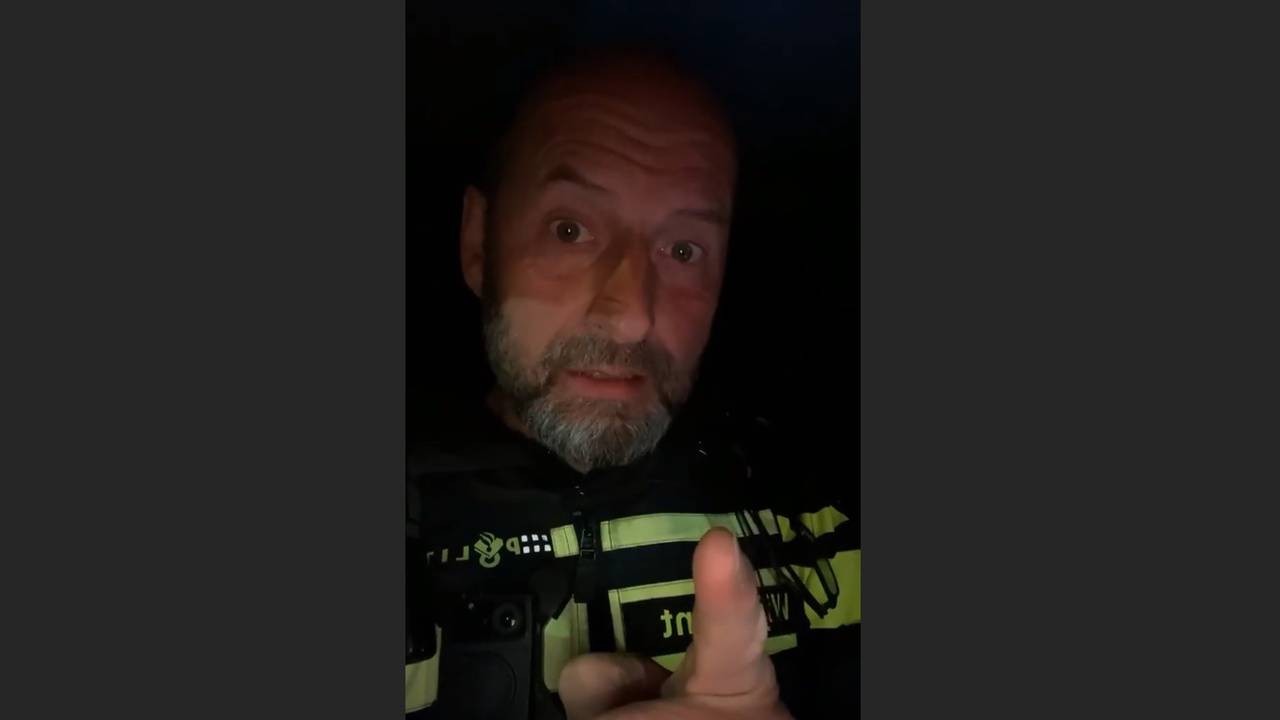 De Tilburgse wijkagent (foto: Instagram)