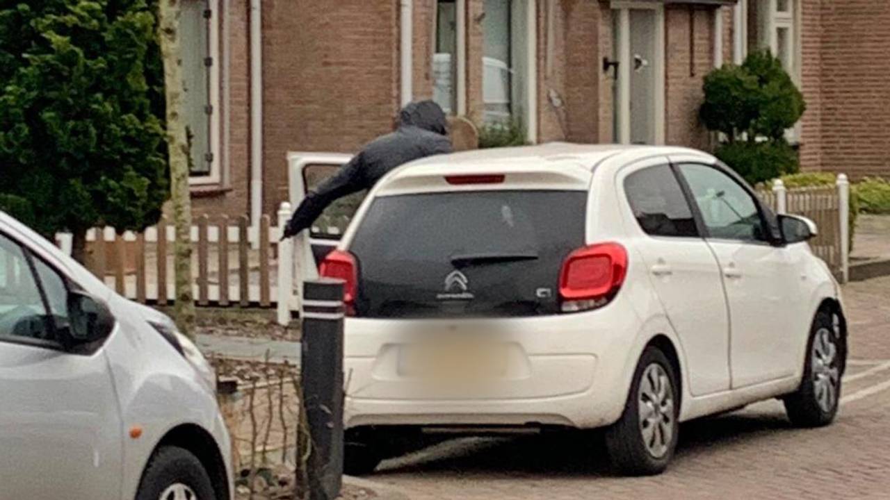 Deze foto wist Carola nog te maken van de vluchtauto.