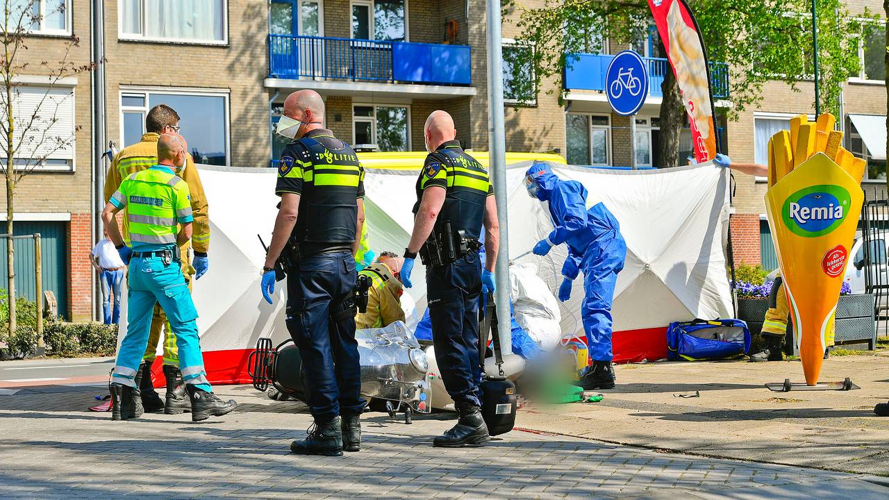 De bestuurder is overleden (foto: Rico Vogels/SQ Vision Mediaproducties)