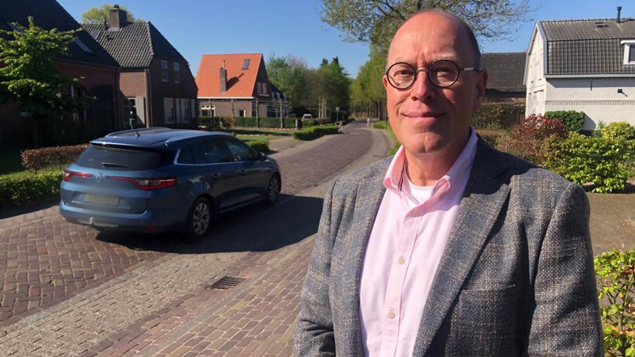 Ruud Hornman ziet niets in eenrichtingsverkeer op de stoep. (foto: Erik Peeters)