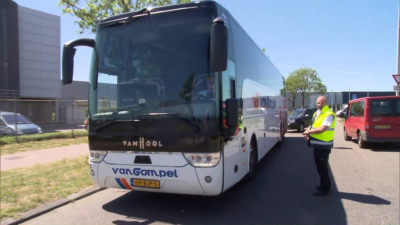 Touringcars voor personeel van Vion.