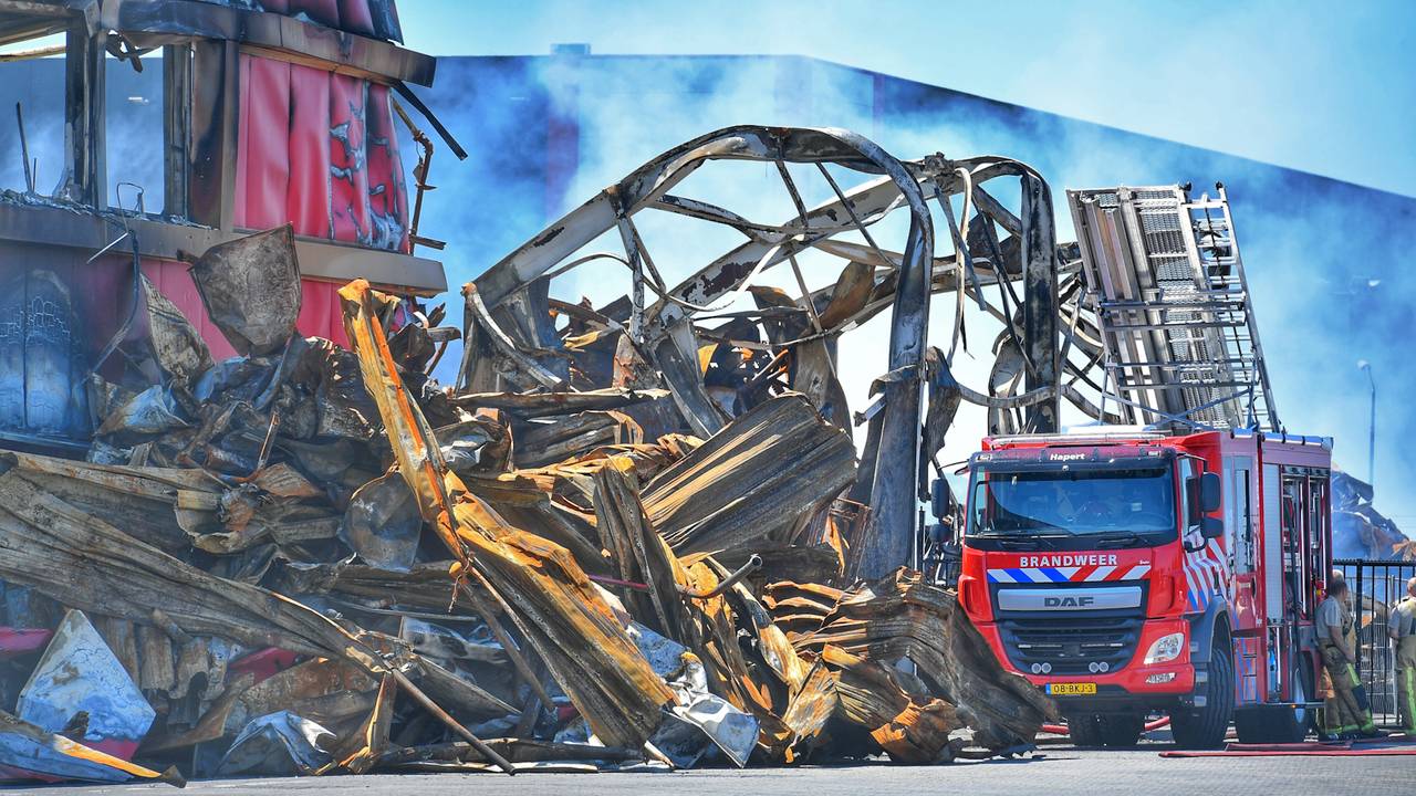 De eerste oplaaiende brand, eerder donderdagmiddag. (foto: Rico Vogels/SQ Vision)