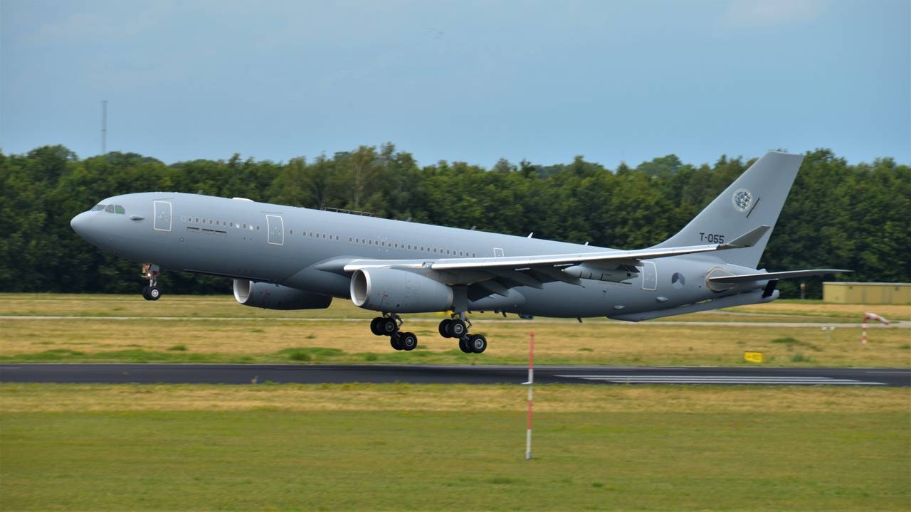 De Airbus A330-MRTT, waarmee de passagiers worden vervoerd. (Foto: Werner van der Wiel)