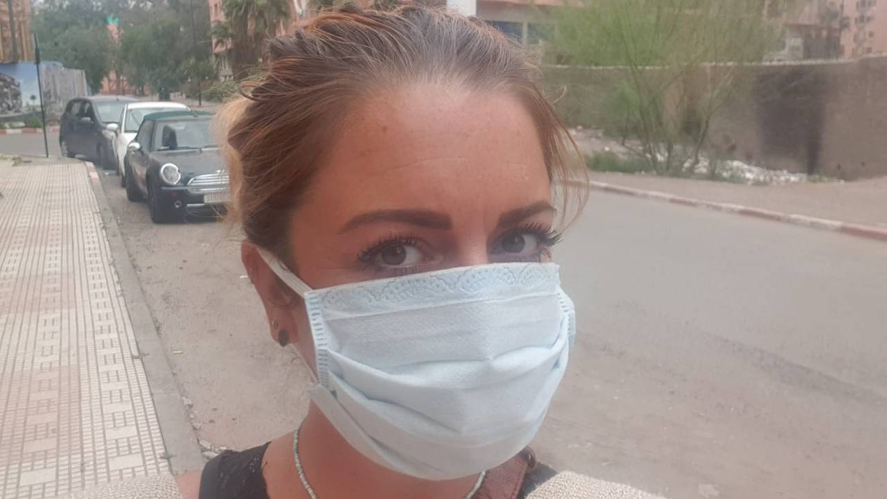 Angelique mocht alleen voor boodschappen de straat op.