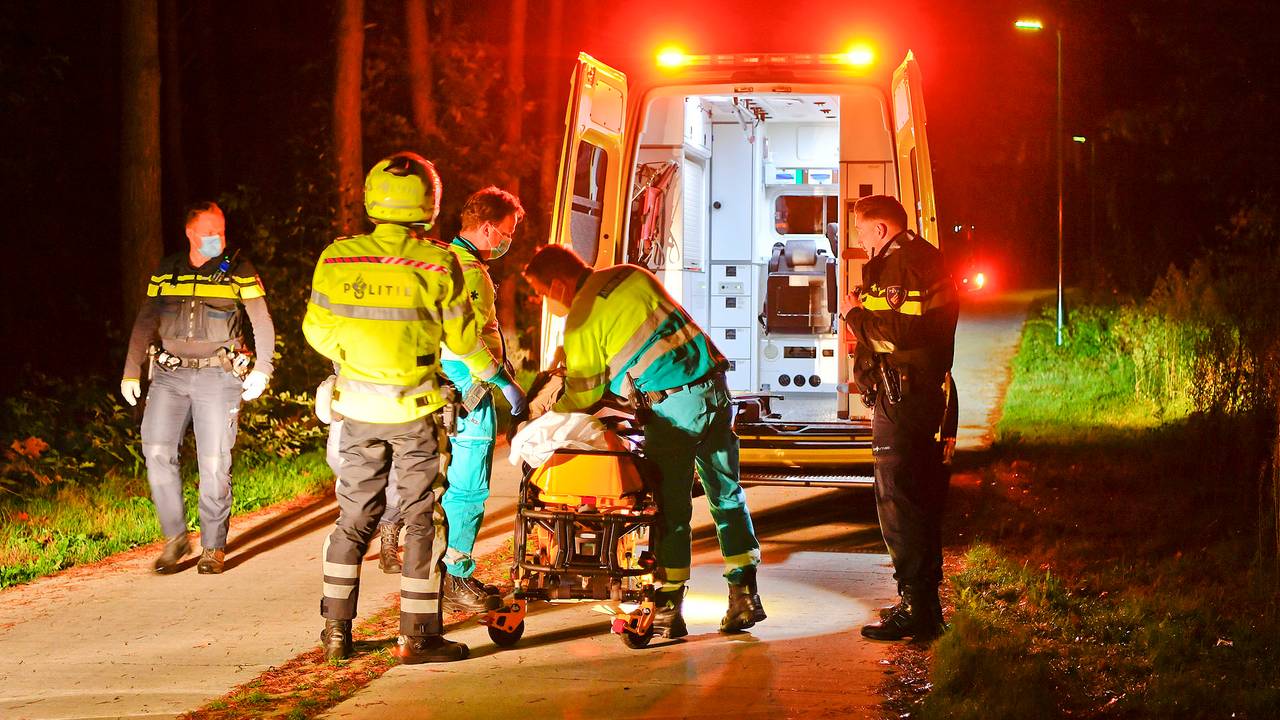 De automobilist werd slapend gevonden op een fietspad tussen Riethoven en Bergeijk (foto: Rico Vogels/SQ Vision).