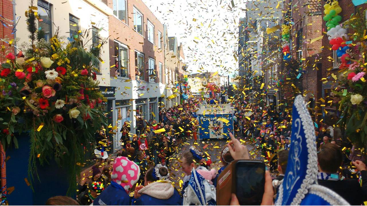 Bomvolle straten tijdens de optochten zijn er dit seizoen niet bij. (Foto: Marcel Smedeman)