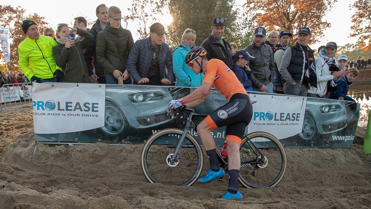 Mathieu van der Poel en de fans ontbreken in Rosmalen, maar het EK gaat door (foto: OrangePictures).