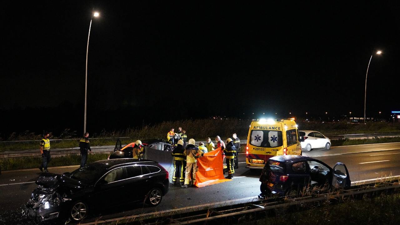 Een beeld van de ravage na het ongeluk (foto: Iwan van Dun/SQ Vision Mediaprodukties).