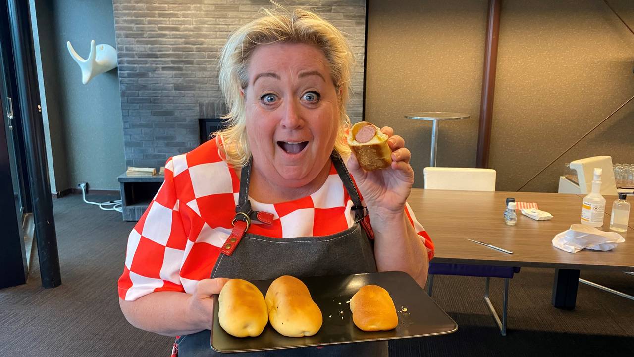 Betty van den Oetelaar = Christel de Laat