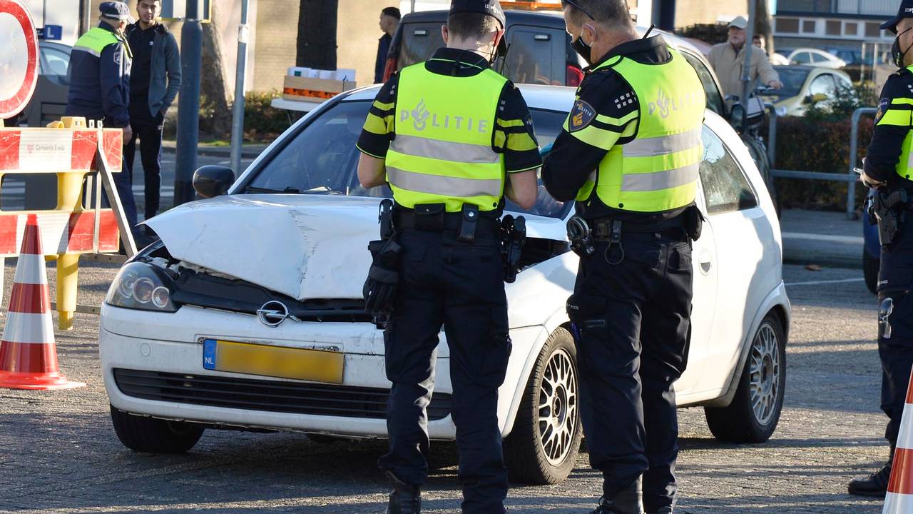 De politie hield een grote verkeerscontrole (foto: Perry Roovers/SQ Vision).