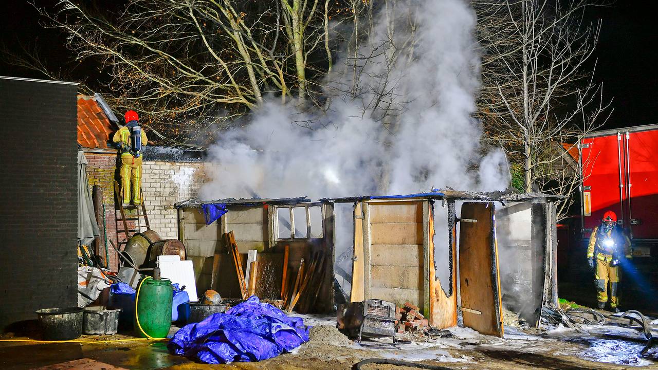 De uitgebrande schuur (foto: Rico Vogels/SQ Vision Mediaprodukties).