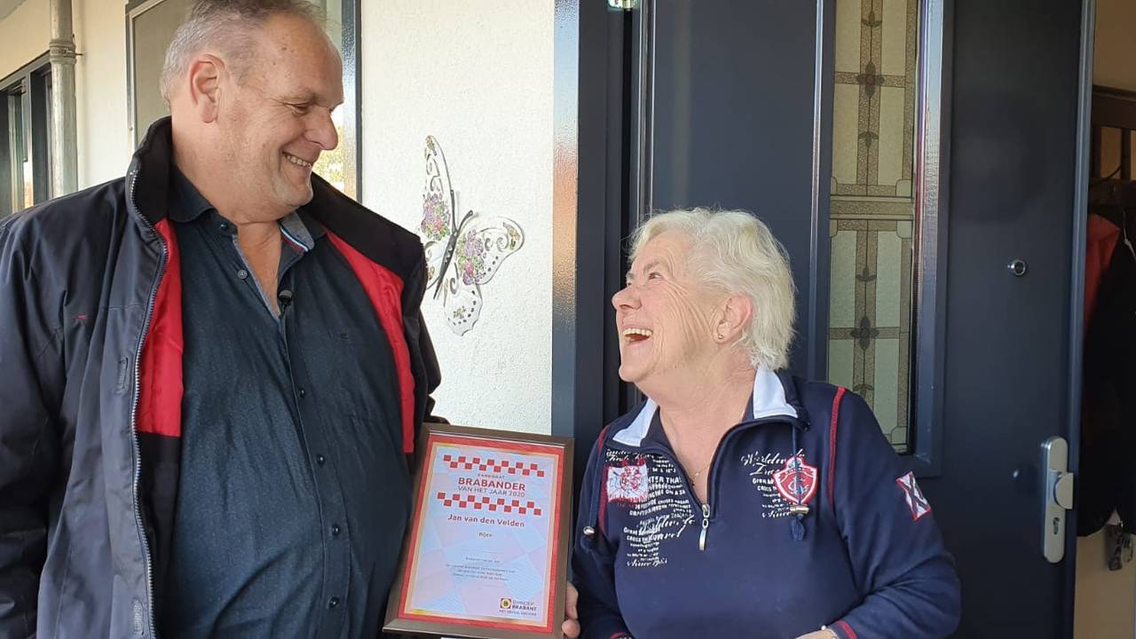 Pakketbezorger Jan strijdt tegen eenzaamheid bij ouderen