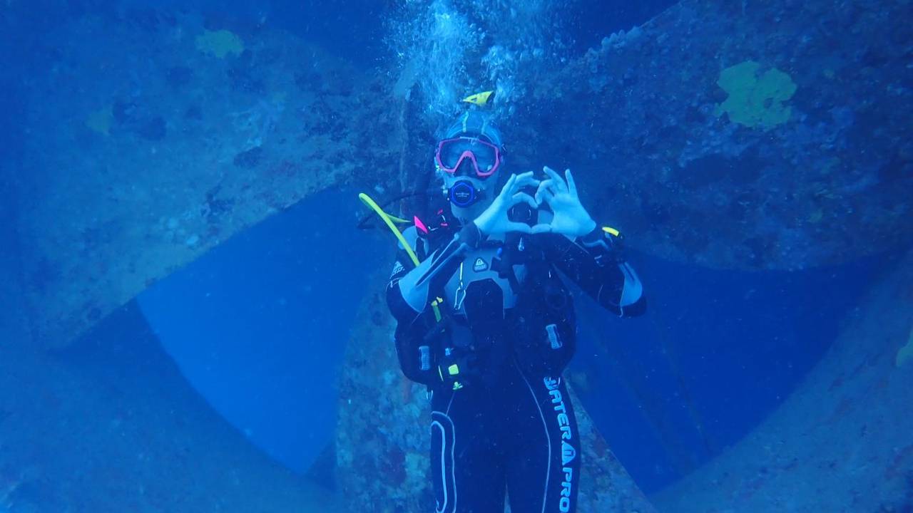 Onder water heeft Tanja geen last van de regen en de coronamaatregelen op Curaçao (privéfoto).