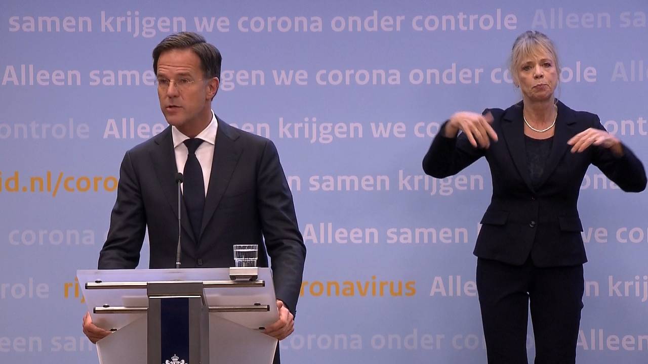 Rutte tijdens de persconferentie dinsdagavond.